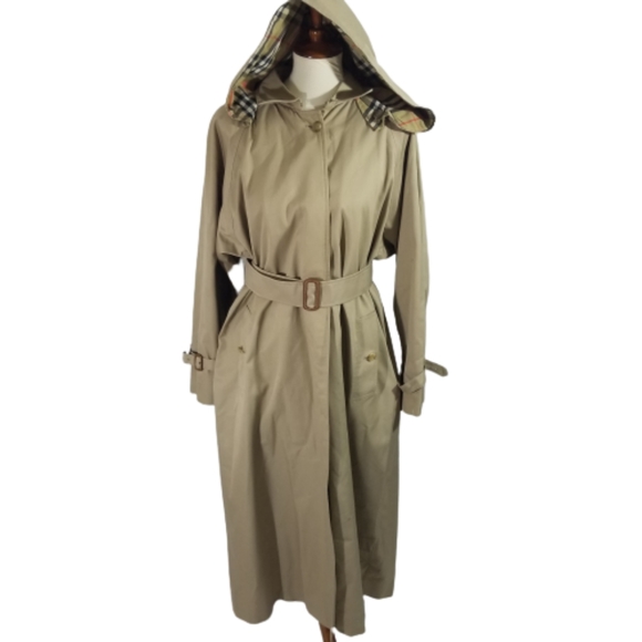 Burberry classic camel trenchcoat sz 14 Long